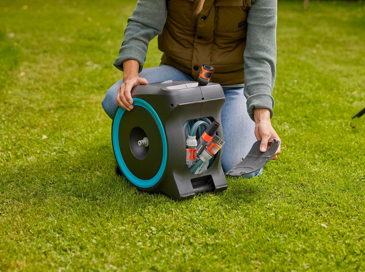 Gardena Dual Hose Box M Hose Storage: Ready-to-use, for wall or Portable Installation, Automatic Hose Guide, Space-Saving Storage, Durable Design (18694-20)